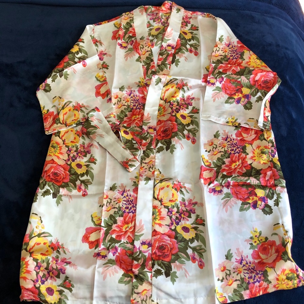 Satin white with flower pattern bridal robe